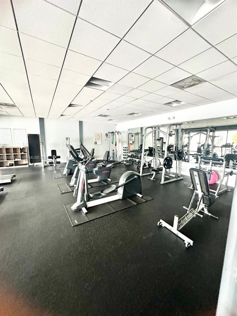 3675 N Country Club Dr , Unit 1504, Aventura, FL 33180 Photo