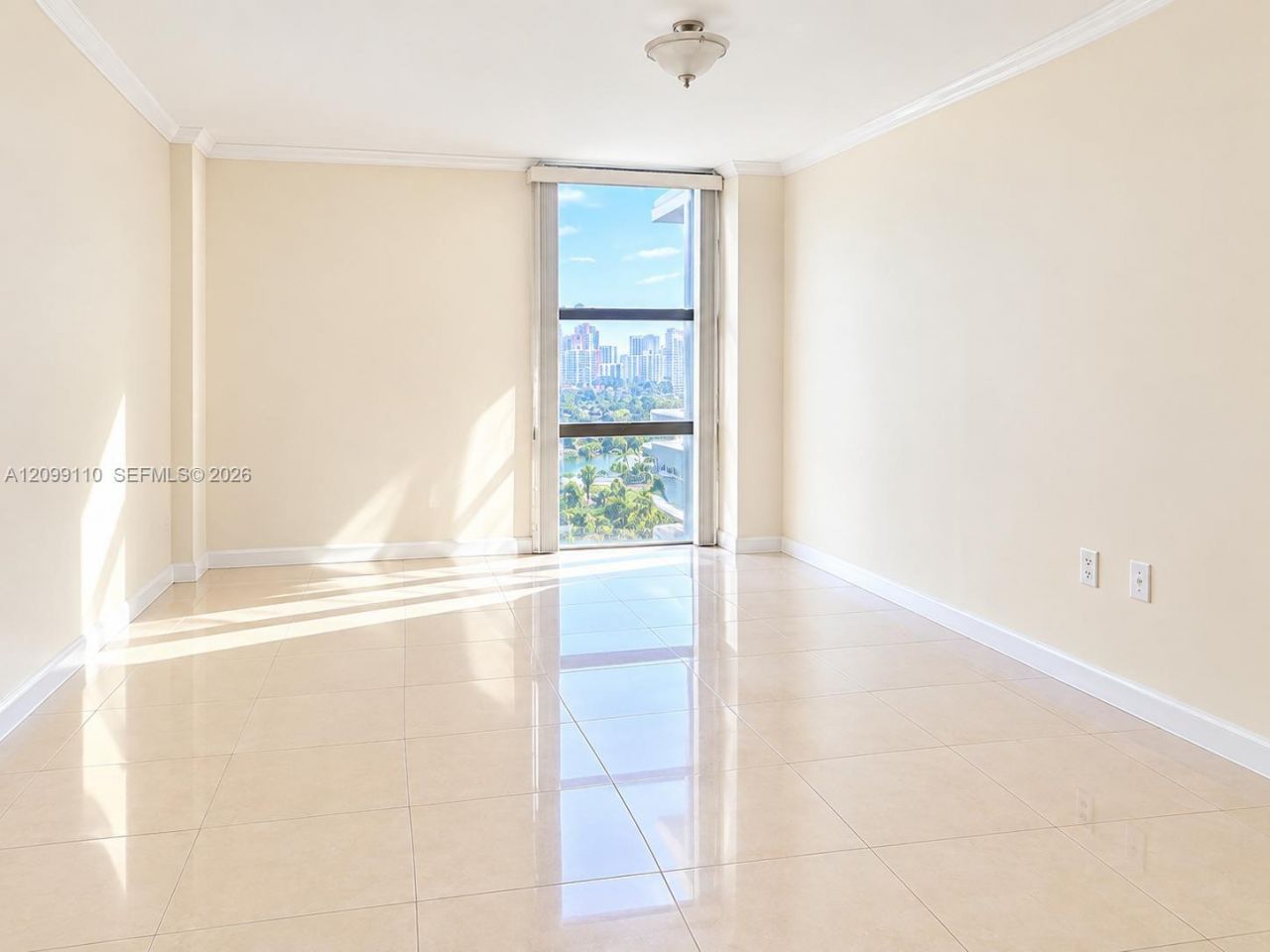3675 N Country Club Dr , Unit 1504, Aventura, FL 33180 Photo