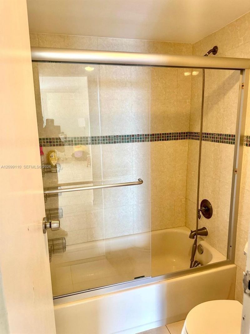 3675 N Country Club Dr , Unit 1504, Aventura, FL 33180 Photo