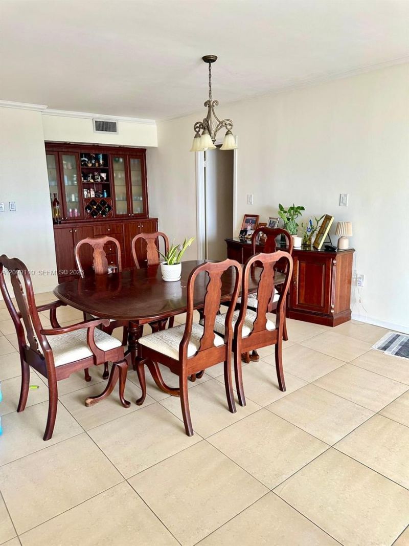 3675 N Country Club Dr , Unit 1504, Aventura, FL 33180 Photo