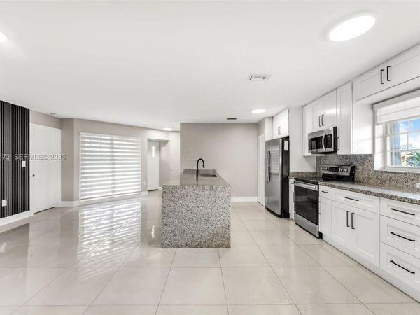 15635 SW 74th Cir Dr , Unit 10, Miami, FL 33193