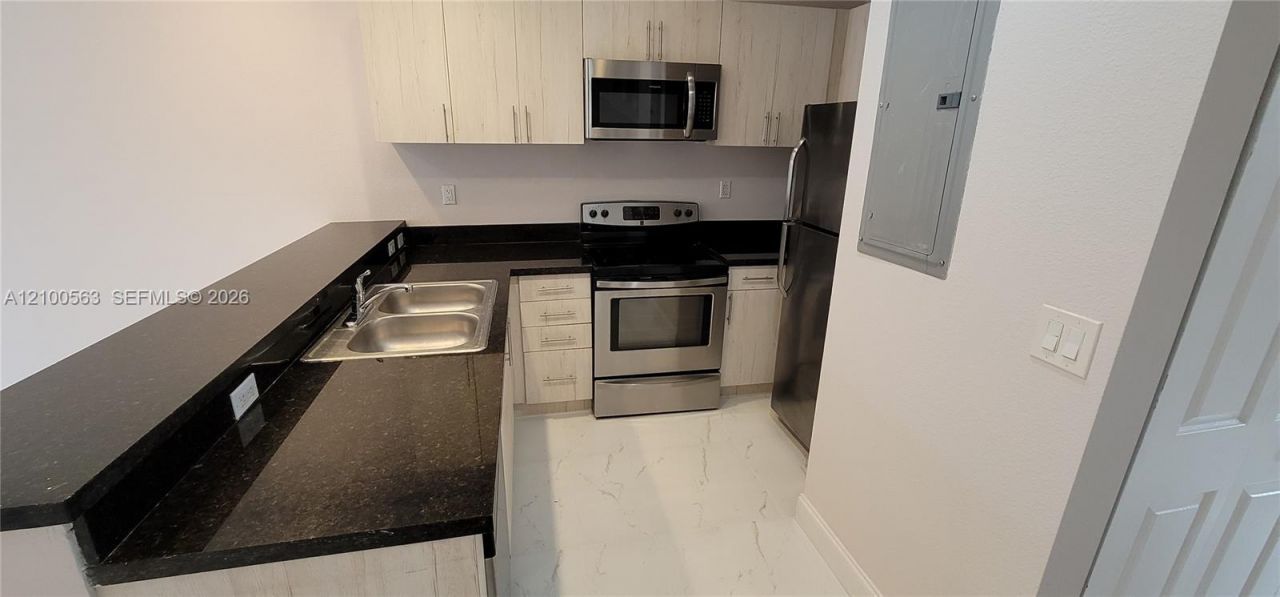 850 SW 14th Ave , Unit 2, Miami, FL 33135 Photo