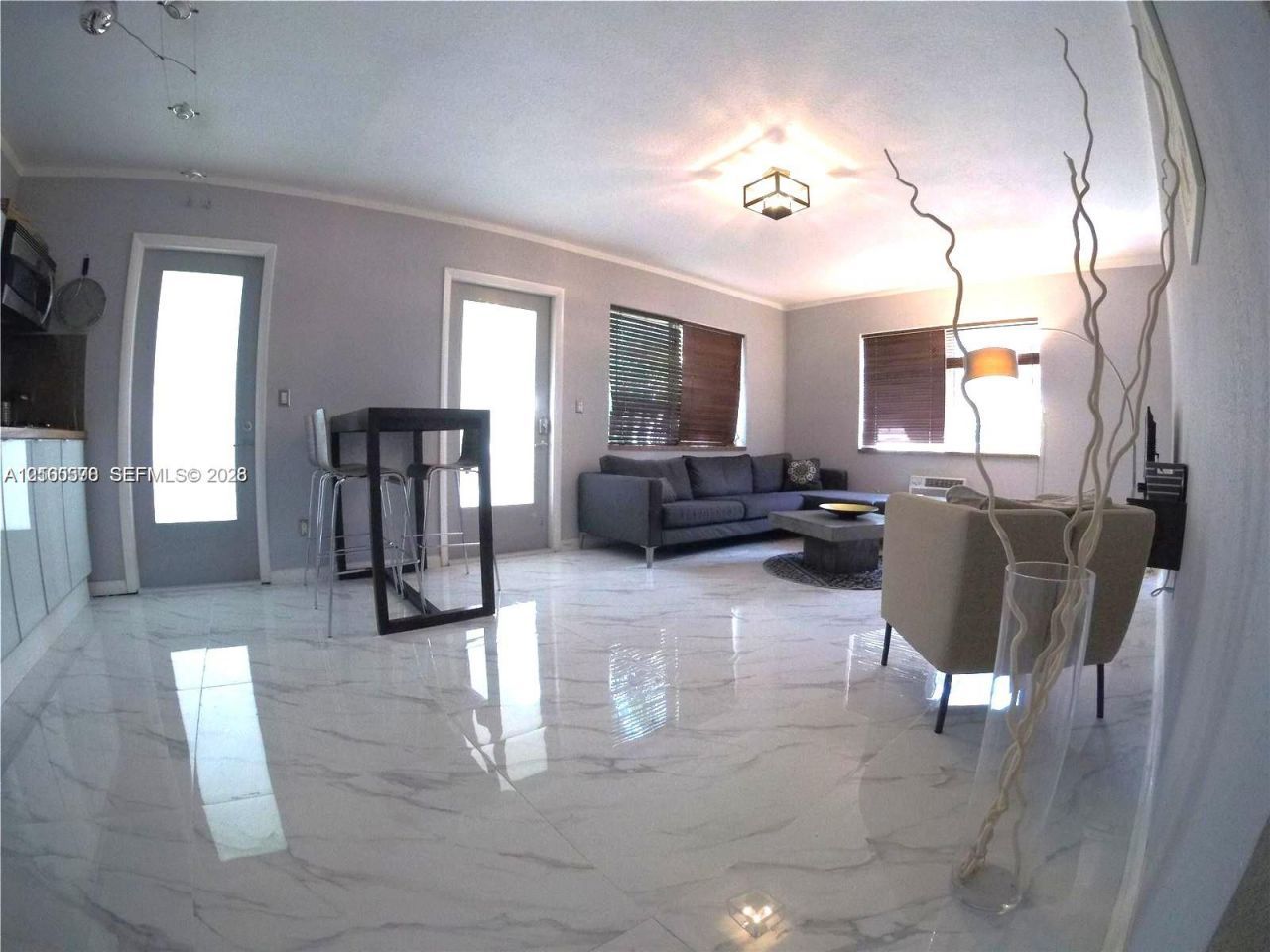 1127 Meridian Ave, Unit 6-1127, Miami Beach, FL 33139 Photo