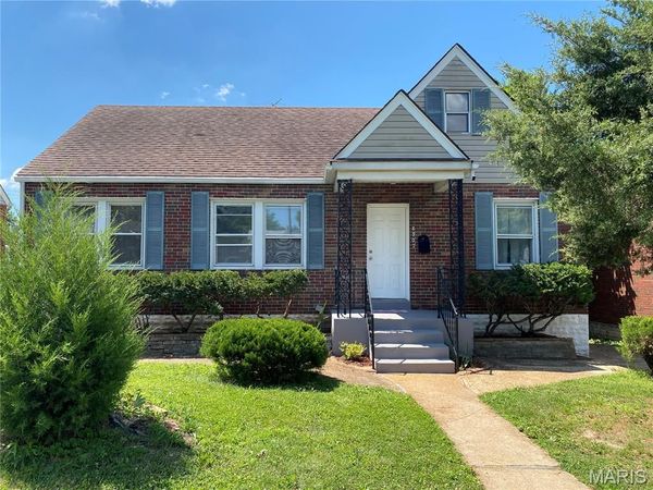 8902 Oneida Lane , St Louis, MO 63114