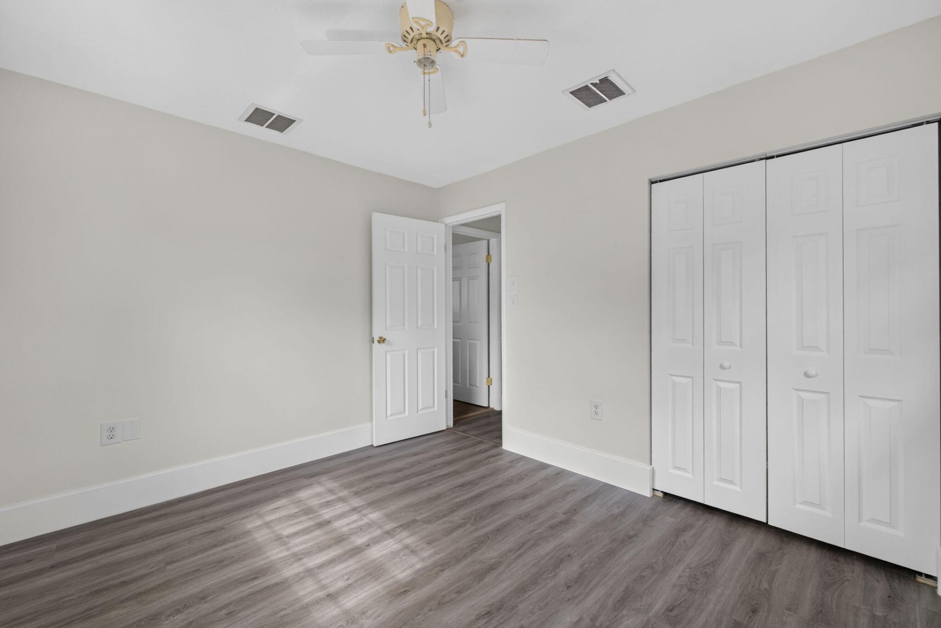 1860 SE Madison Street, Stuart, FL 34997 Photo