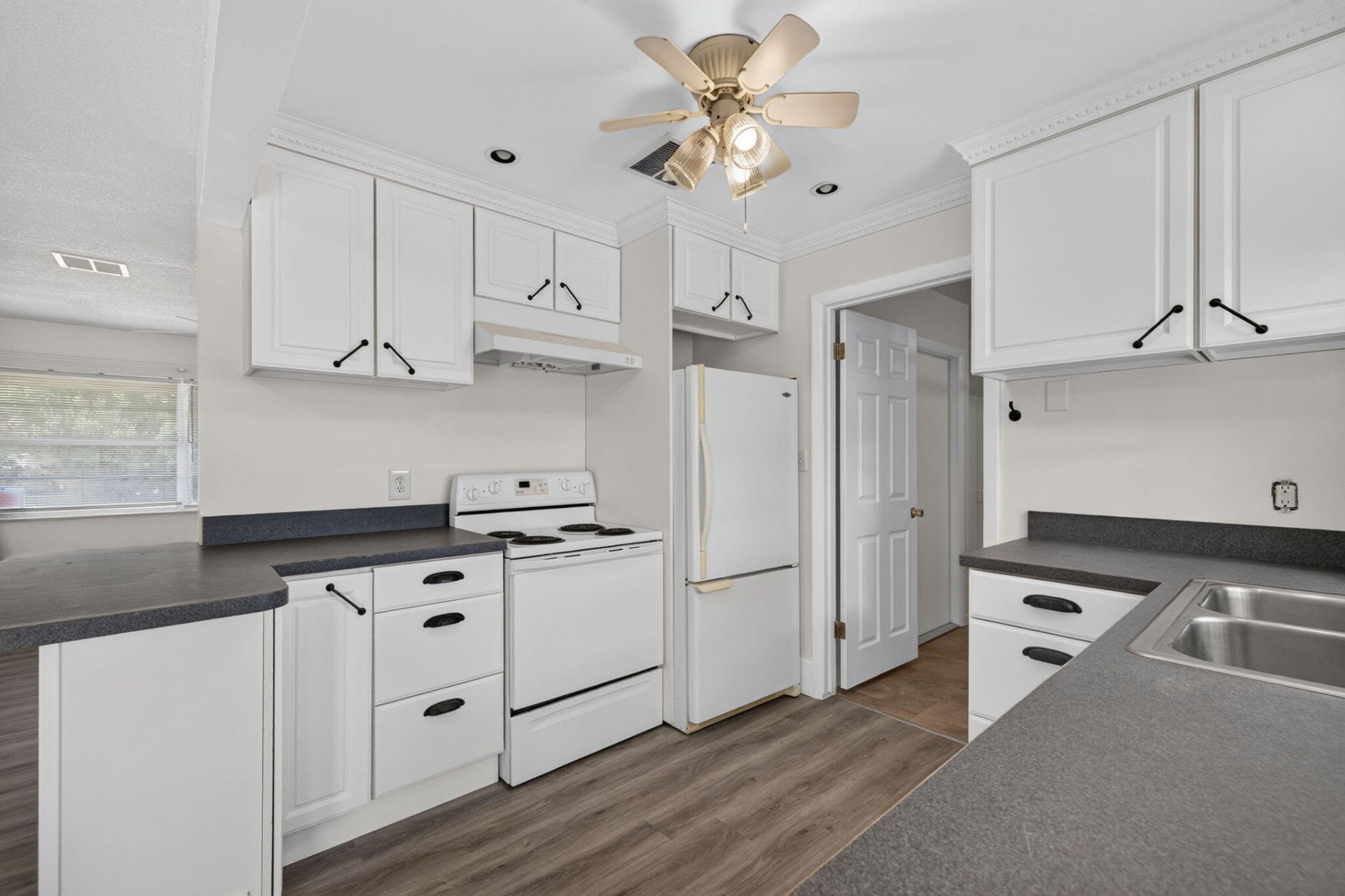 1860 SE Madison Street, Stuart, FL 34997 Photo