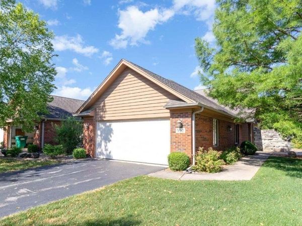 902 Cornwallis Lane , Munster, IN 46321