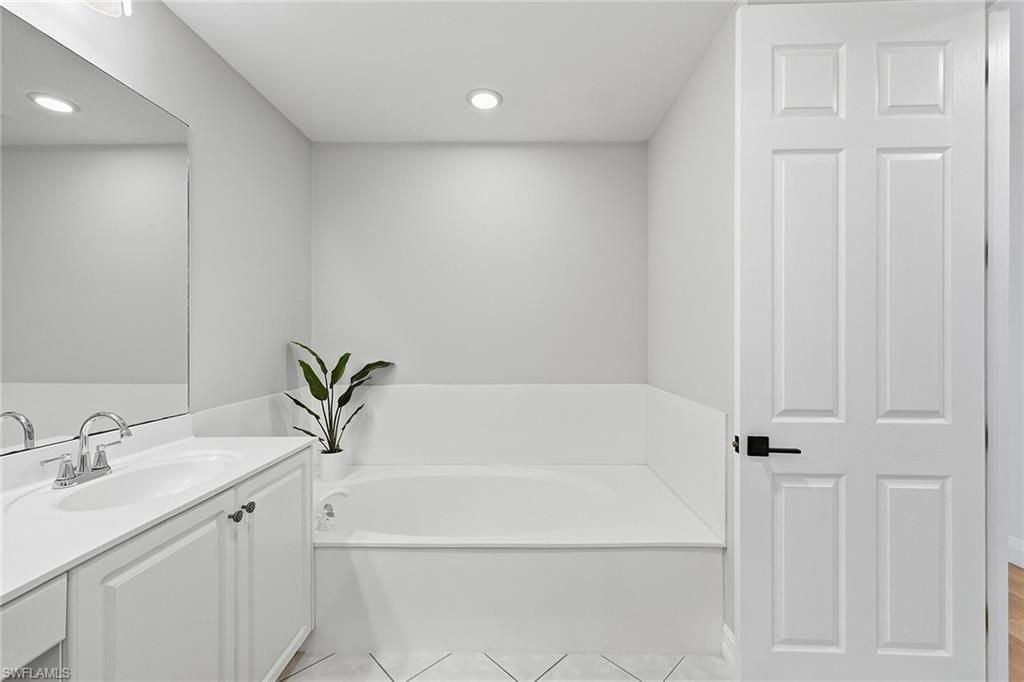 1835 Les Chateaux Blvd, Unit 204, Naples, FL 34109 Photo