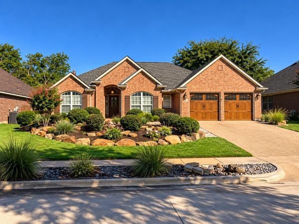2301 Laura Elizabeth Trail, Mansfield, TX 76063