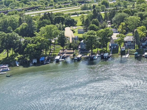 W342N4878 W Lindy Ln, Oconomowoc, WI 53058