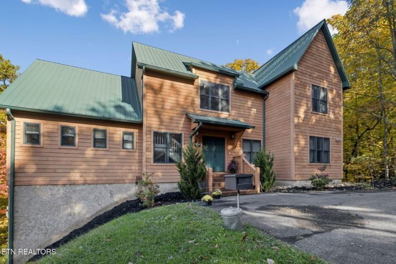 3715 Cinnamon Way, Sevierville, TN 37862 Main Photo