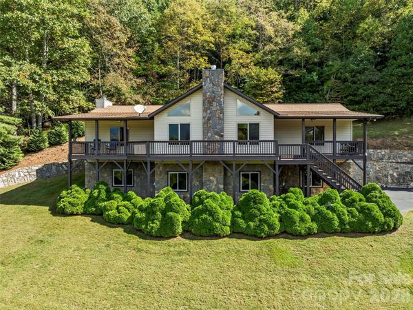 1090 Maple Springs Drive, Waynesville, NC 28785