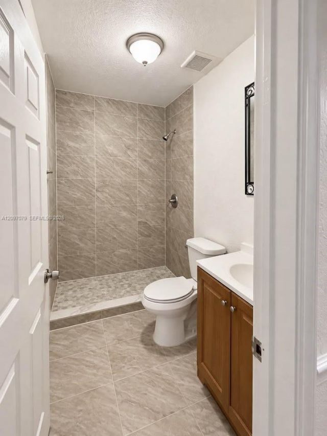 282 E 19th St , Hialeah, FL 33010 Photo