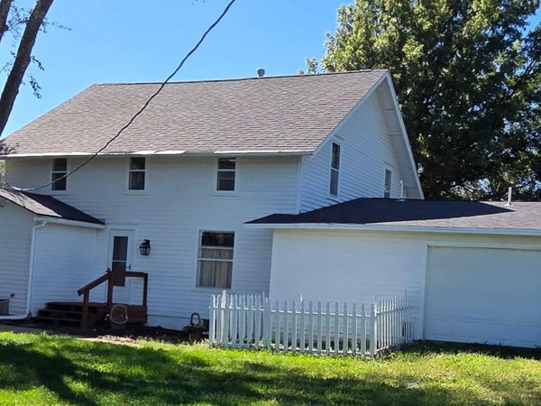 27832 SW 117th Road, Beatrice, NE 68310
