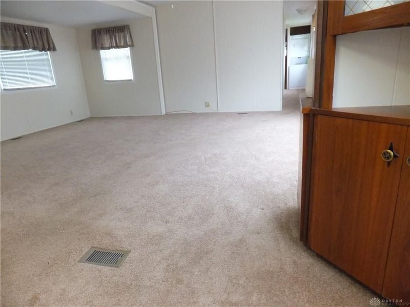 99 Palace, West Carrollton, OH 45449 Photo 8