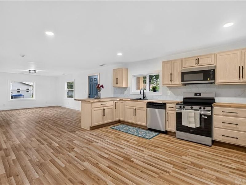8869 Walnut Street, Lakeview, OH 43331 Photo 10