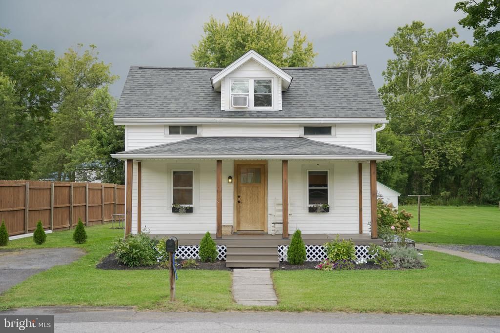 145 N DERRY AVENUE, YEAGERTOWN, PA 17099
