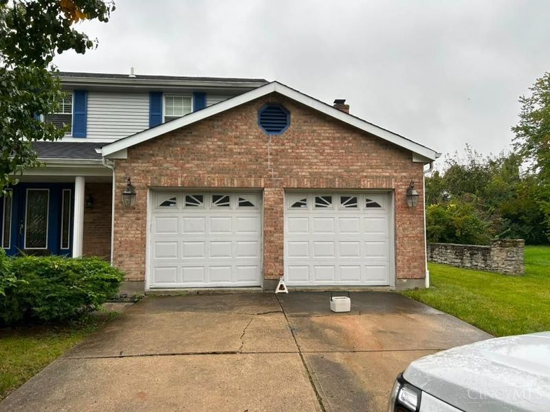 669 Hillgrove Court, Cincinnati, OH 45246 Photo 10