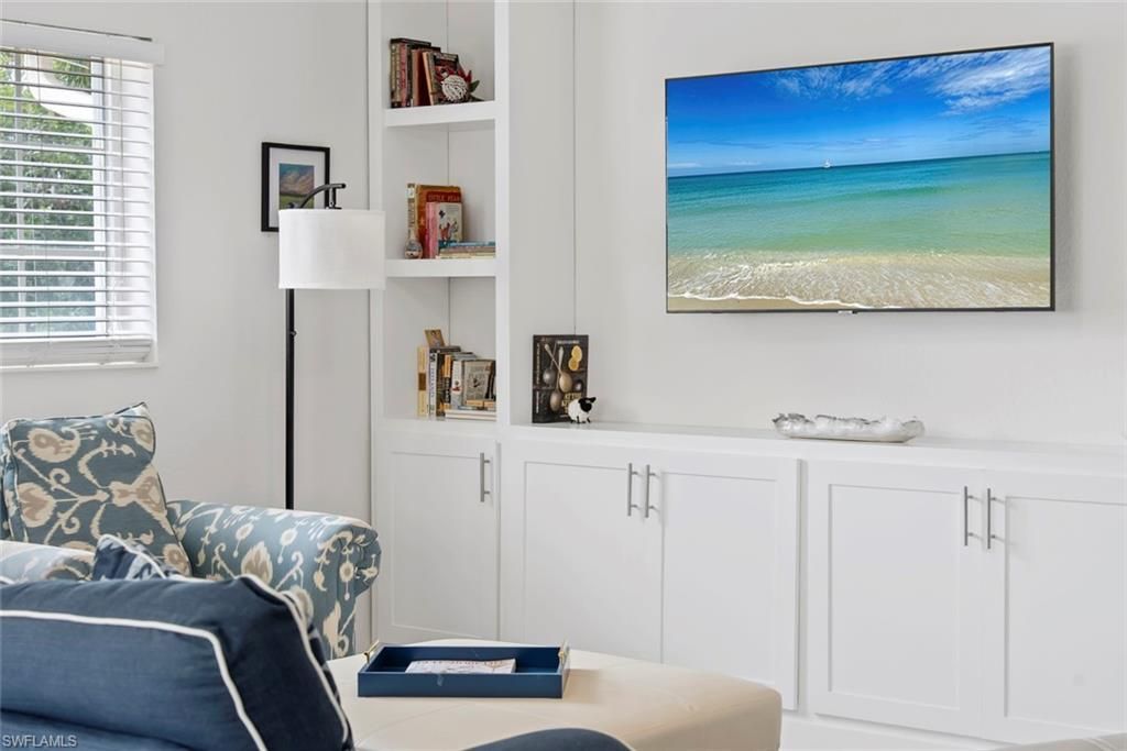 359 Dover Pl , Unit 203, Naples, FL 34104 Photo