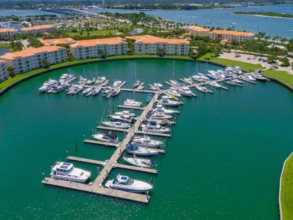 11 HARBOUR ISLE Drive W, Unit 201, Fort Pierce, FL 34949