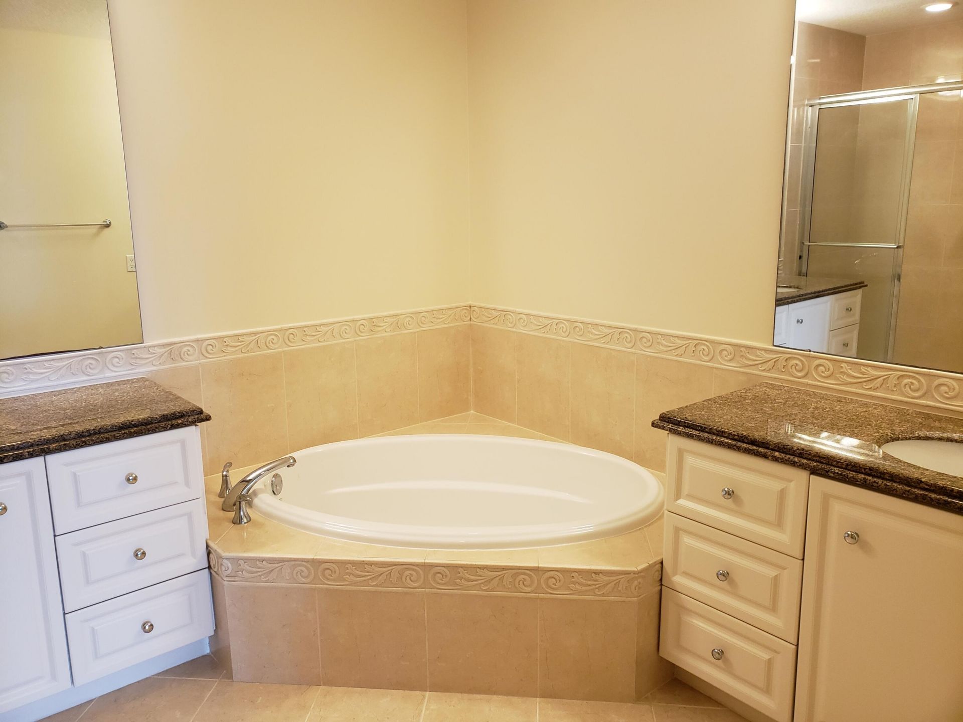 11 Harbour Isle Drive W, Unit 201, Fort Pierce, FL 34949 Photo