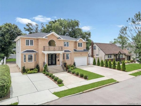 2694 Forest Avenue , East Meadow, NY 11554