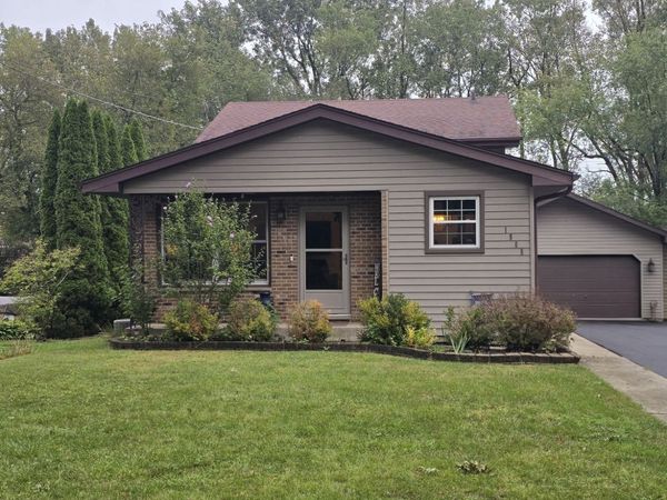 1905 N Hilltop Avenue , Zion, IL 60099
