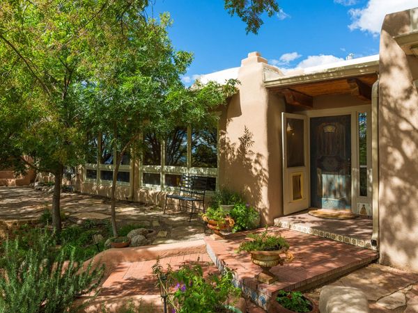 656 Roadrunner Lane NE, Albuquerque, NM 87122