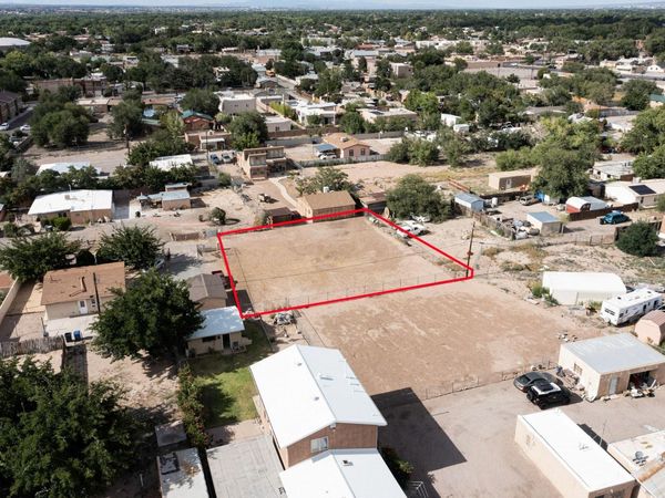 1226 Amado Court NW, Albuquerque, NM 87104