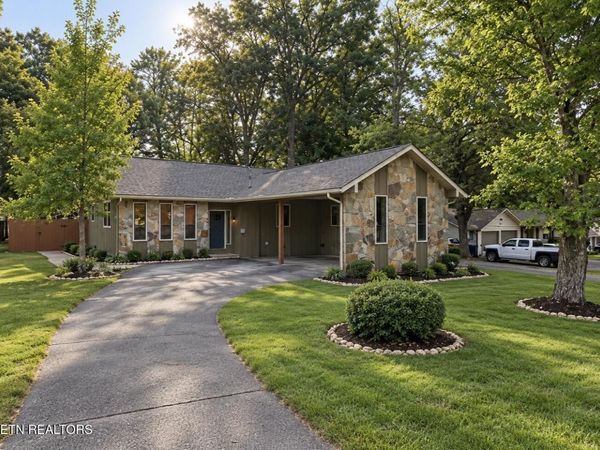 311 Poplar St, Sevierville, TN 37862