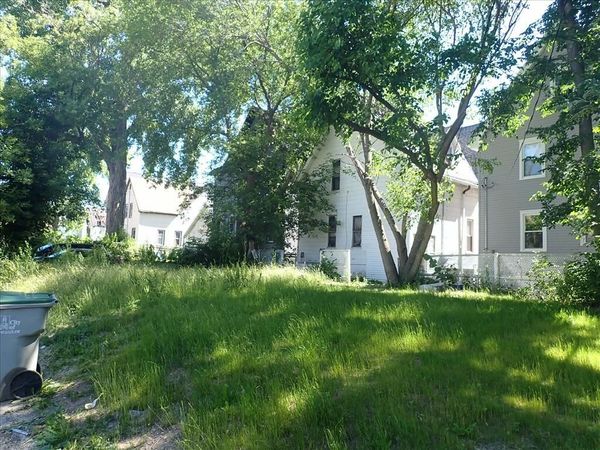 3212 W VINE STREET, Milwaukee, WI 53208