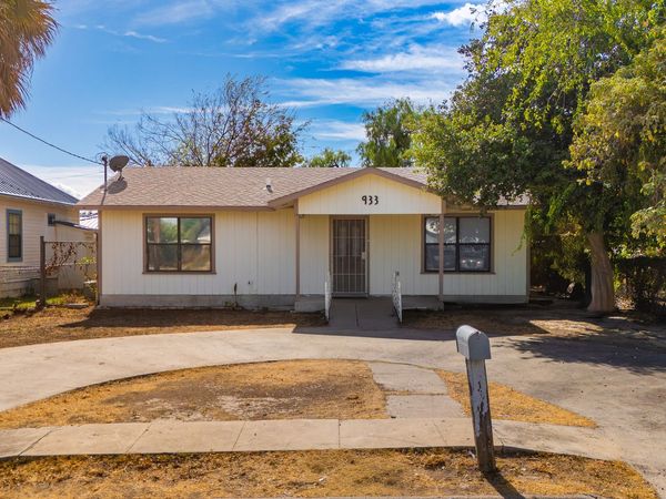 933 AVENUE B, Eagle Pass, TX 78852