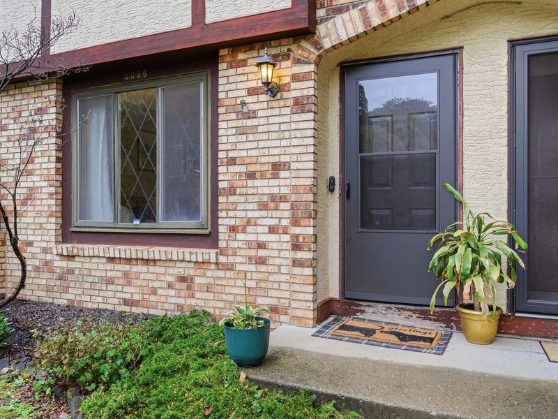 3026 Blendon Woods Boulevard, Columbus, OH 43231 Photo 2