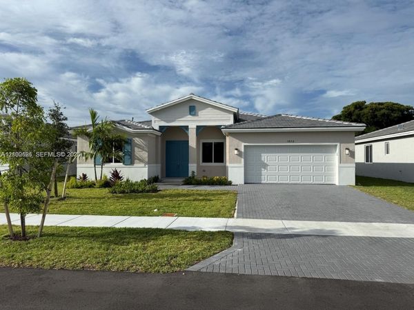 1828 NE 1st St , Homestead, FL 33033