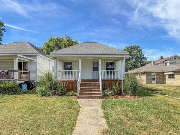 121 S High Street, Lovington, IL 61937