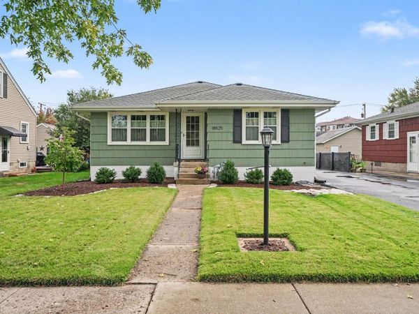 18525 Miller Drive , Lansing, IL 60438