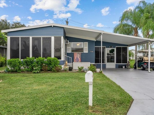 560 FAIRMOUNT DRIVE, NORTH PORT, FL 34287