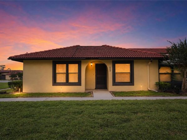 523 HUNTER CIRCLE , KISSIMMEE, FL 34758