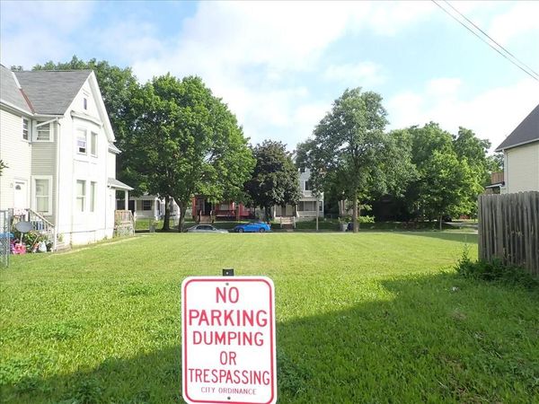 3313 W SAINT PAUL AVENUE, Milwaukee, WI 53208