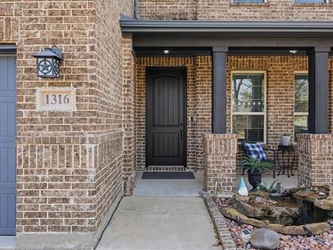 1316 Realoaks Drive, Fort Worth, TX 76131