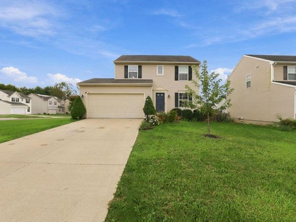 1349 Wagy Square , Pataskala, OH 43062