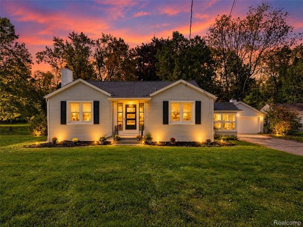 1493 Merry Road , Waterford Township, Mi 48328