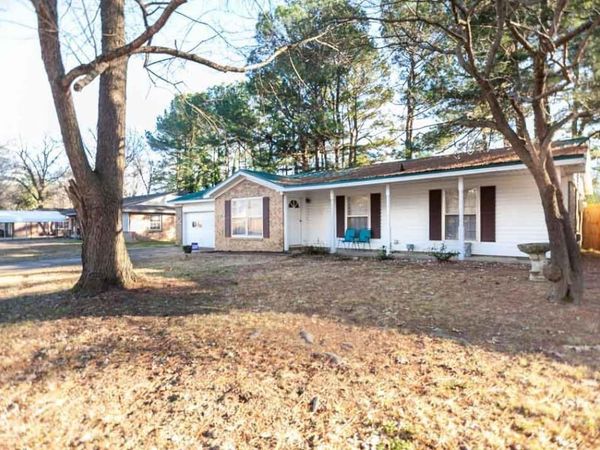 1705 Colonial Road, Jonesboro, AR 72401