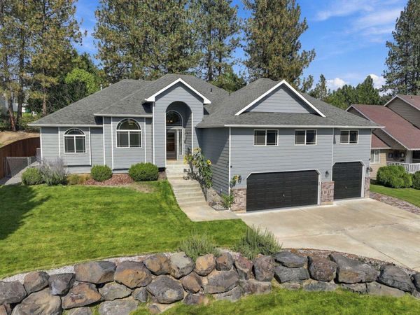 705 E Upper Terrace Ln, Colbert, WA 99005