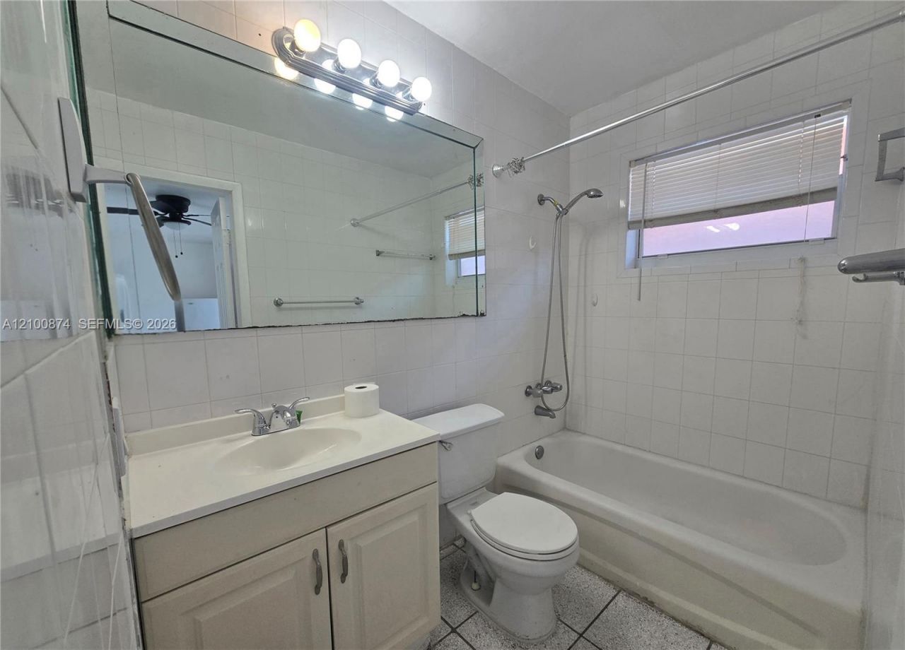 2957 SW 36th Ct , Unit 2, Miami, FL 33133 Photo