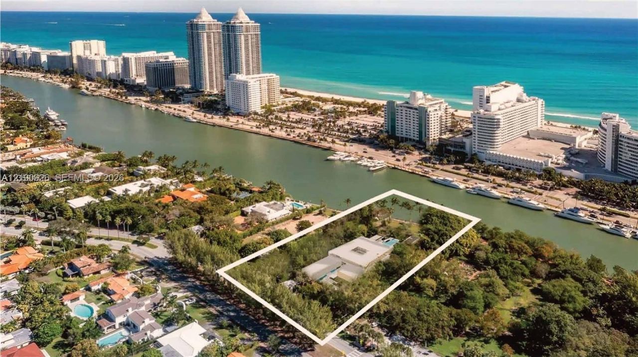 4521 Pine Tree Dr, Miami Beach, FL 33140 Photo