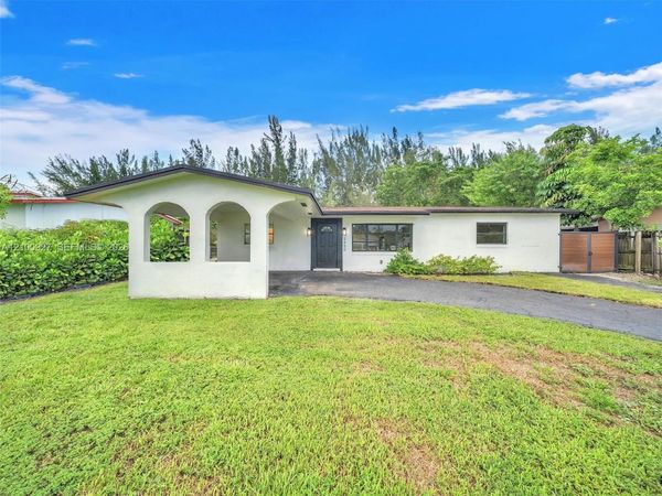 5450 SW 55 Ave , Davie, FL 33314