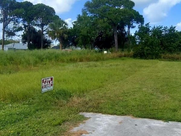 0000 BARCELONA Avenue, Fort Pierce, FL 34946