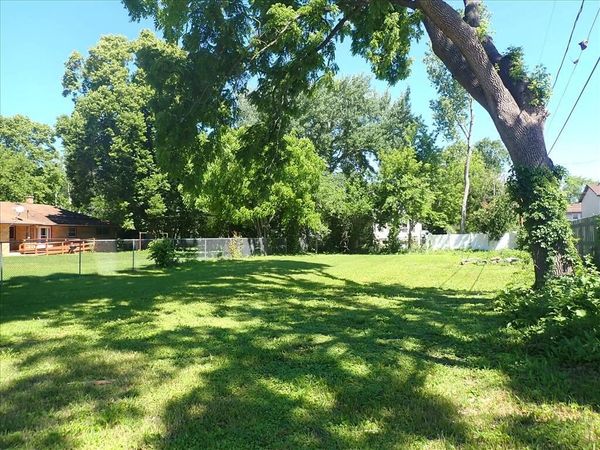 4330 W KILEY AVENUE, Milwaukee, WI 53223