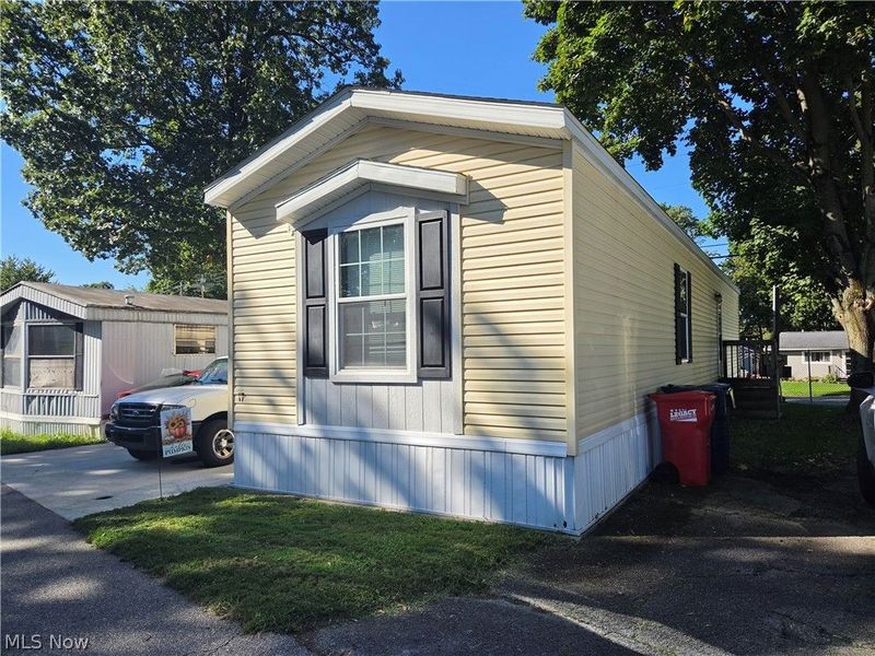 17 Westwoods, Amherst, OH 44001 Photo 2